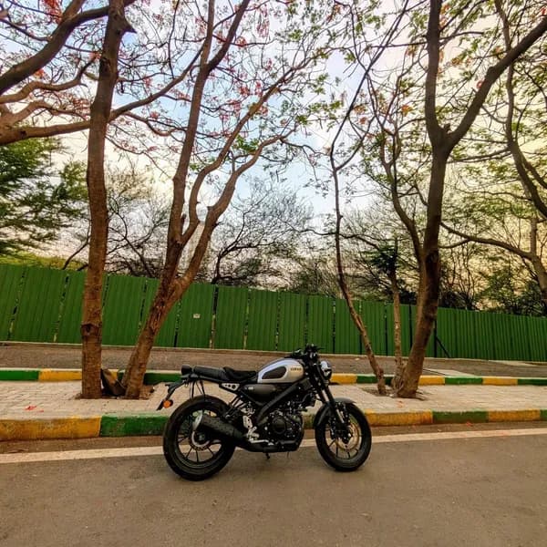 The theory is that time dilation occurs at higher velocities. 🏍️